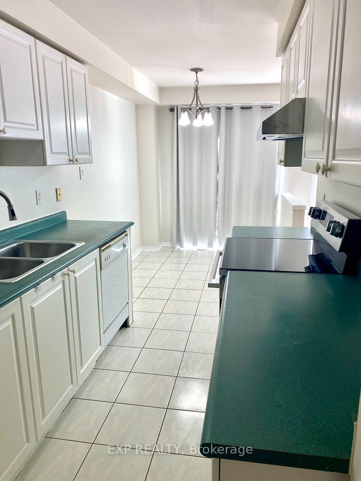 5526 Creditrise Place W, Mississauga, ON L5M 6E3 6