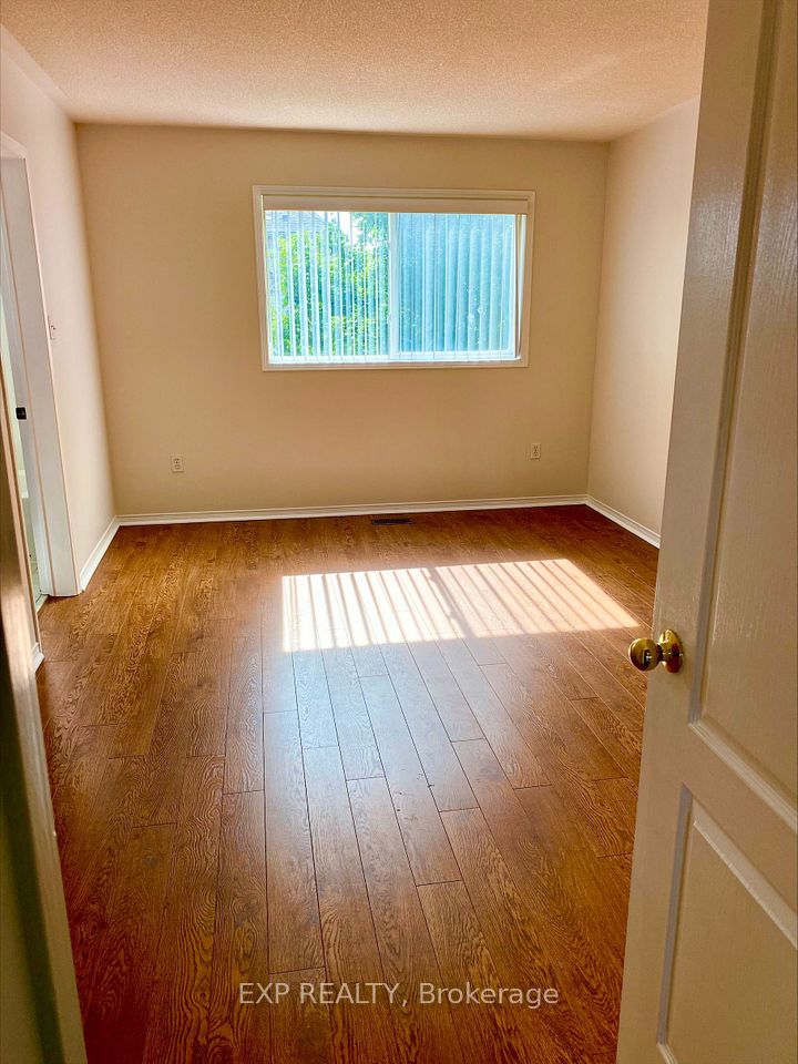 5526 Creditrise Place W, Mississauga, ON L5M 6E3 12