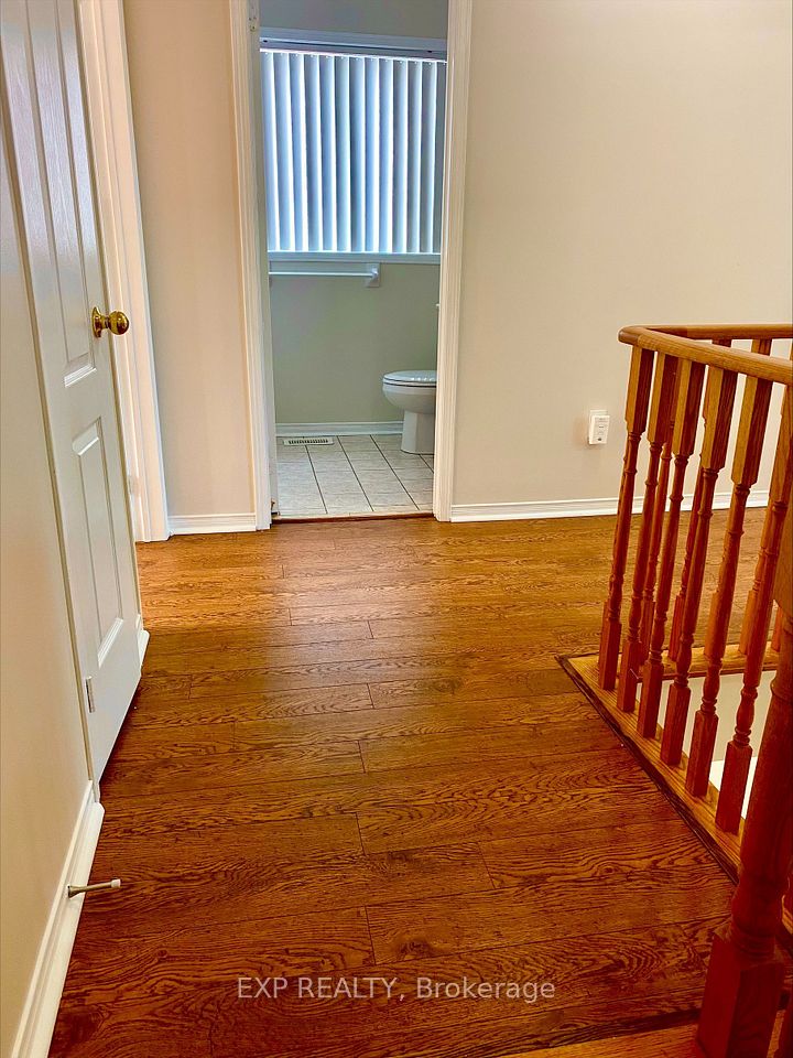 5526 Creditrise Place W, Mississauga, ON L5M 6E3 9