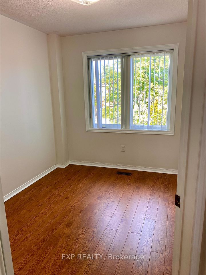 5526 Creditrise Place W, Mississauga, ON L5M 6E3 11