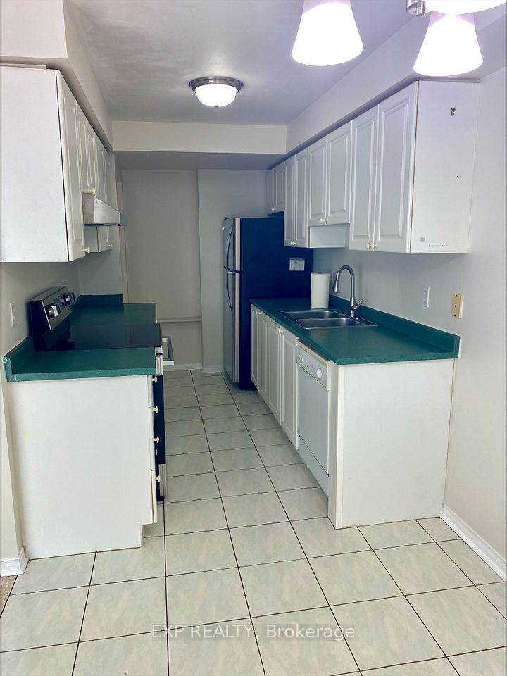 5526 Creditrise Place W, Mississauga, ON L5M 6E3 7