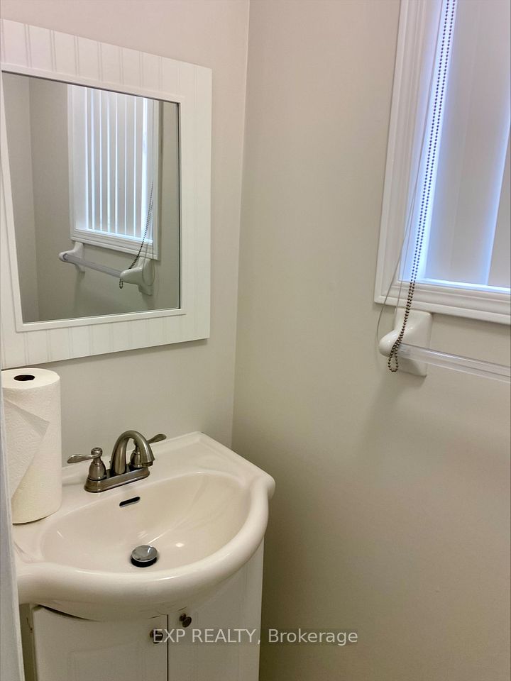 5526 Creditrise Place W, Mississauga, ON L5M 6E3 4