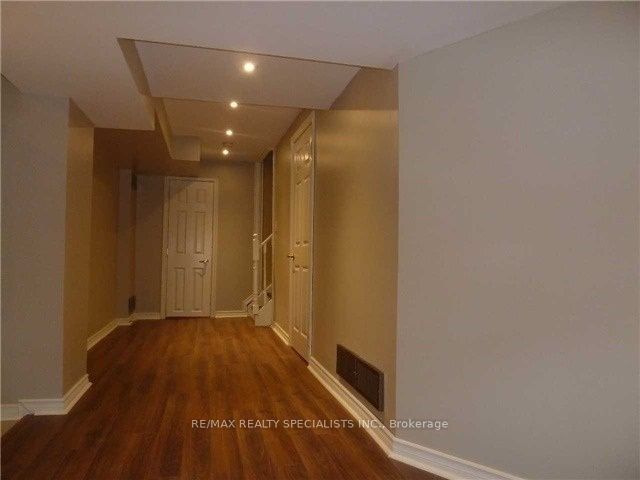 3402 Covent Crescent, Mississauga, ON L5M 7P1 11