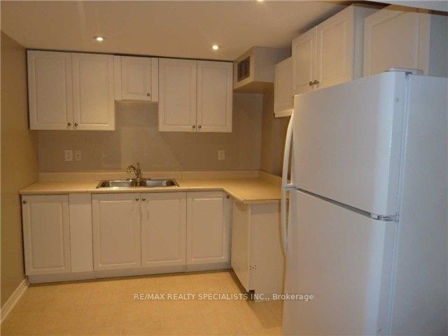 3402 Covent Crescent, Mississauga, ON L5M 7P1 13