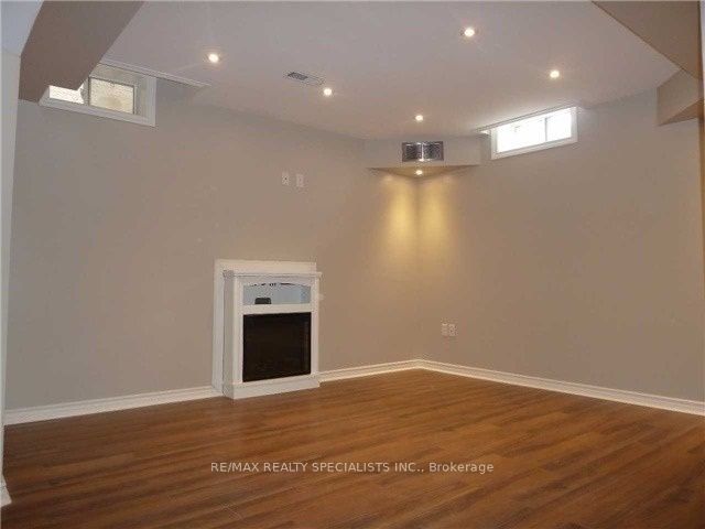 3402 Covent Crescent, Mississauga, ON L5M 7P1 12