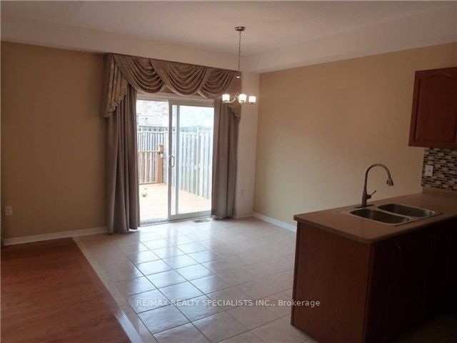 3402 Covent Crescent, Mississauga, ON L5M 7P1 5