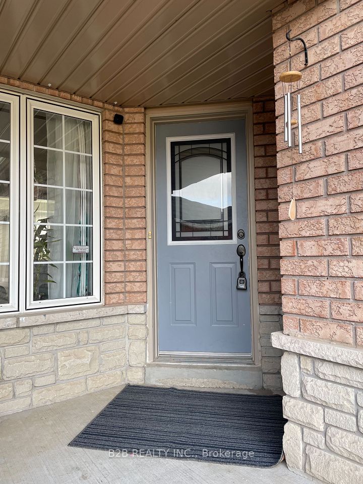 3261 Apricot Street, Mississauga, ON L5N 8B1 5
