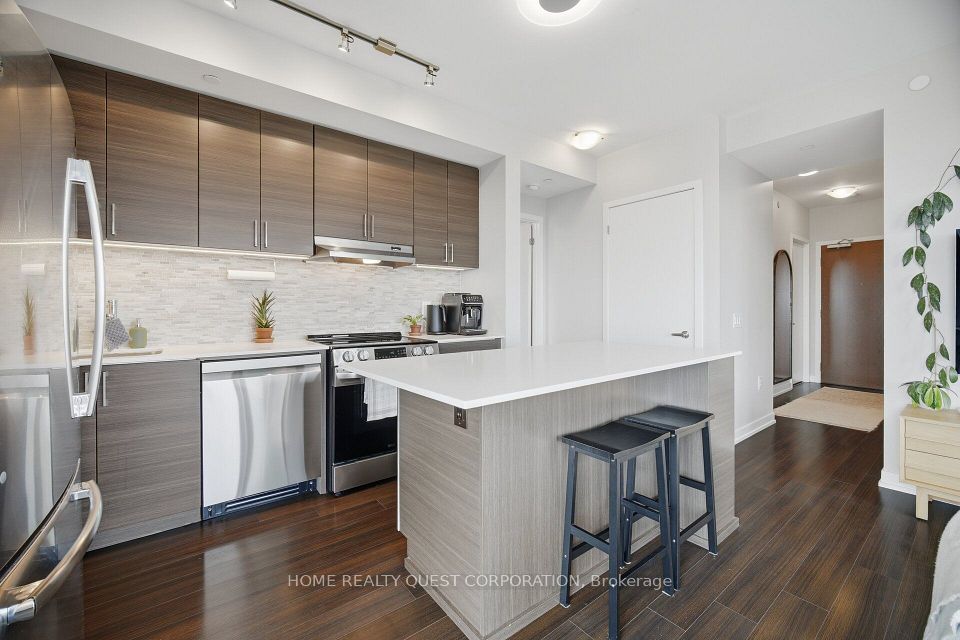 2560 Eglinton Avenue W 2205, Mississauga, ON L5M 0Y3 2