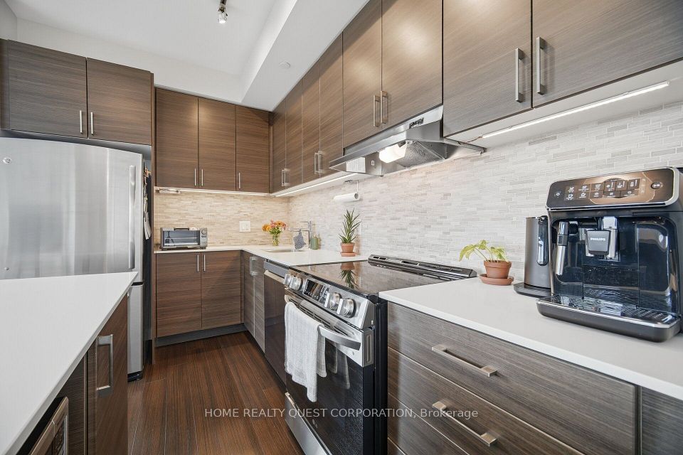 2560 Eglinton Avenue W 2205, Mississauga, ON L5M 0Y3 6