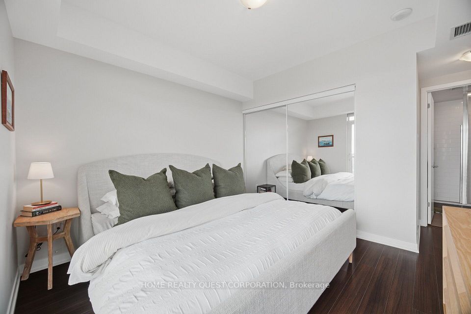 2560 Eglinton Avenue W 2205, Mississauga, ON L5M 0Y3 9