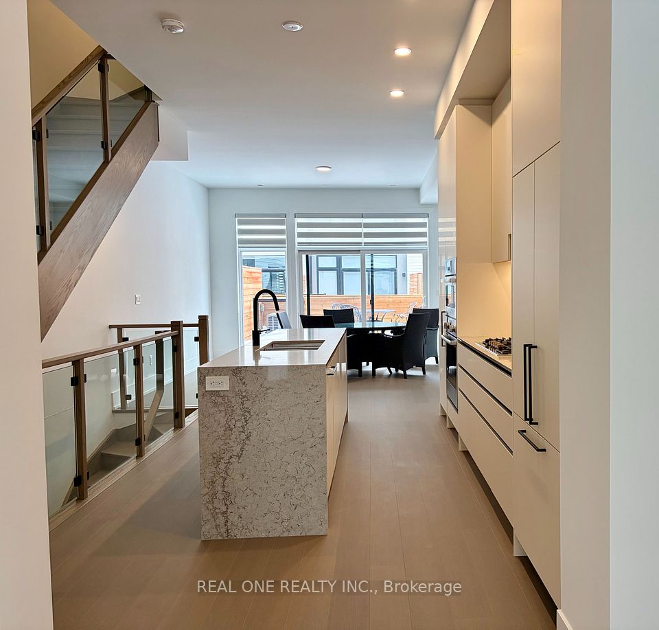 35 Lou Parsons Way 63, Mississauga, ON L5H 0B2 5