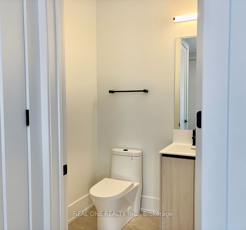35 Lou Parsons Way 63, Mississauga, ON L5H 0B2 4