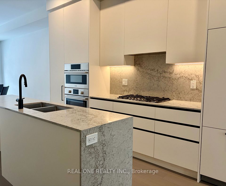 35 Lou Parsons Way 63, Mississauga, ON L5H 0B2 6