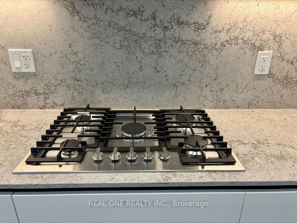 35 Lou Parsons Way 63, Mississauga, ON L5H 0B2 7
