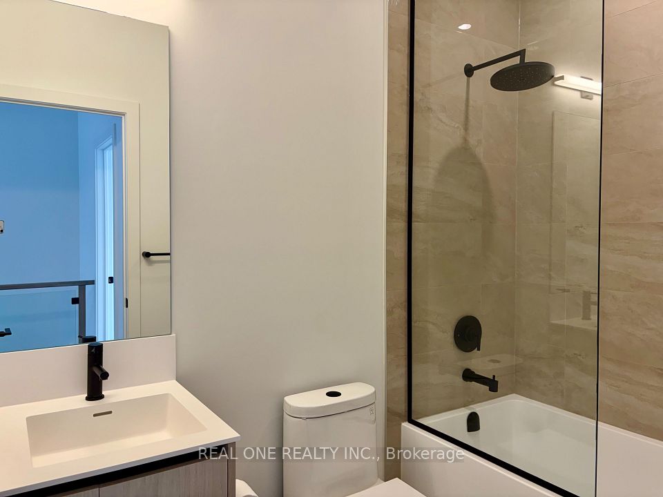 35 Lou Parsons Way 63, Mississauga, ON L5H 0B2 16
