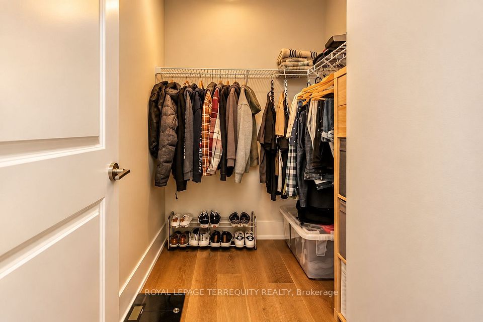 1063 Douglas McCurdy Common 702, Mississauga, ON L5G 0C5 10
