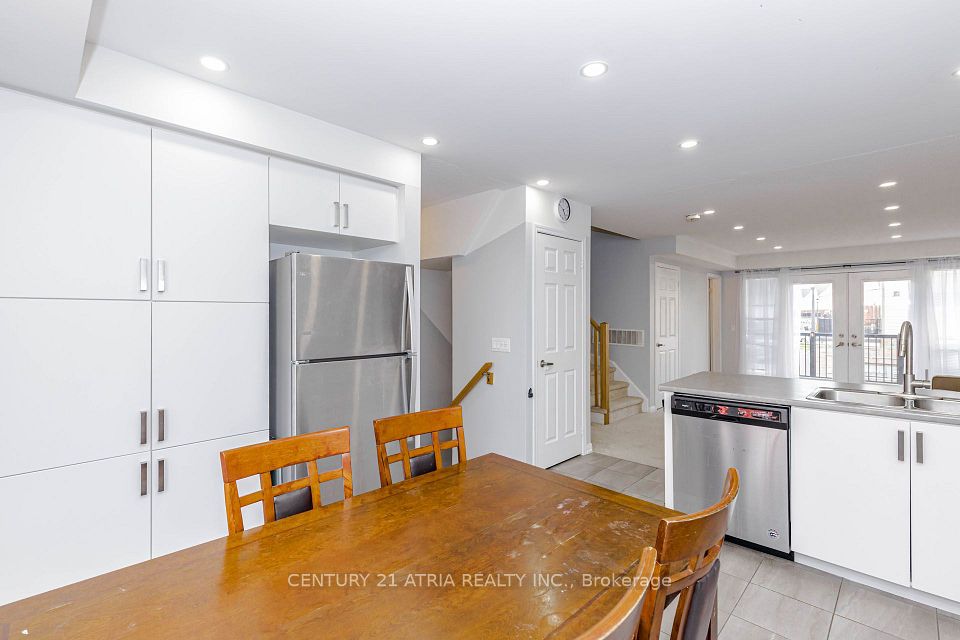 1 Beckenrose Court 72, Brampton, ON L6Y 6G2 11