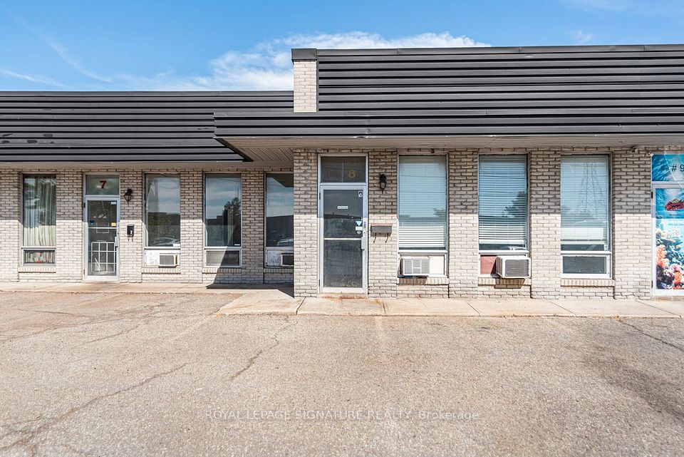 1260 Fewster Drive 8, Mississauga, ON L4W 1A5 2