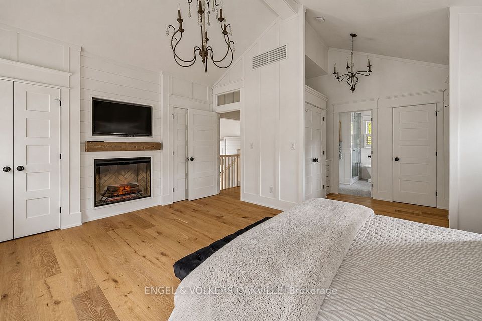 330 Camelot Court, Burlington, ON L7L 2G3 19