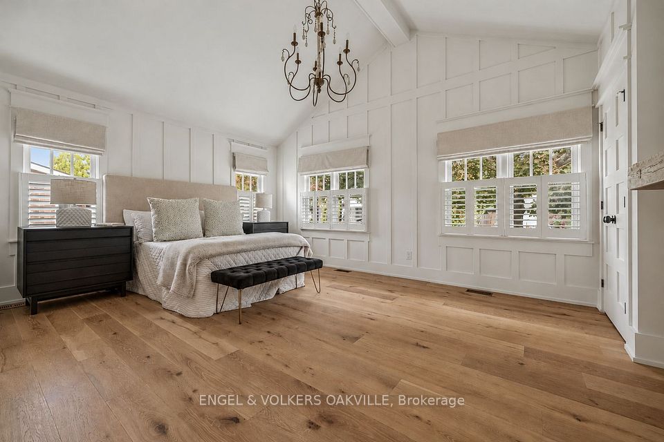 330 Camelot Court, Burlington, ON L7L 2G3 18