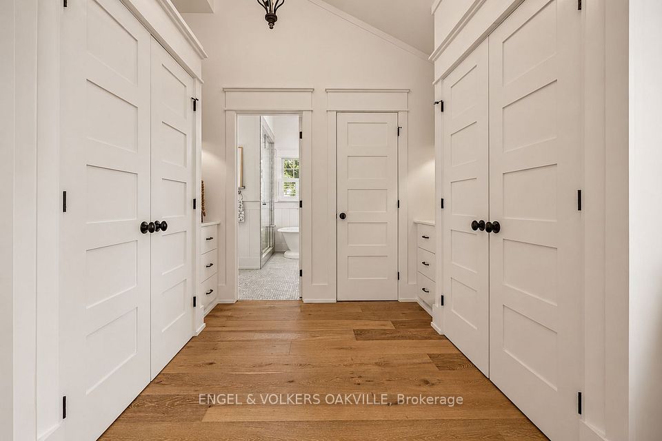 330 Camelot Court, Burlington, ON L7L 2G3 20