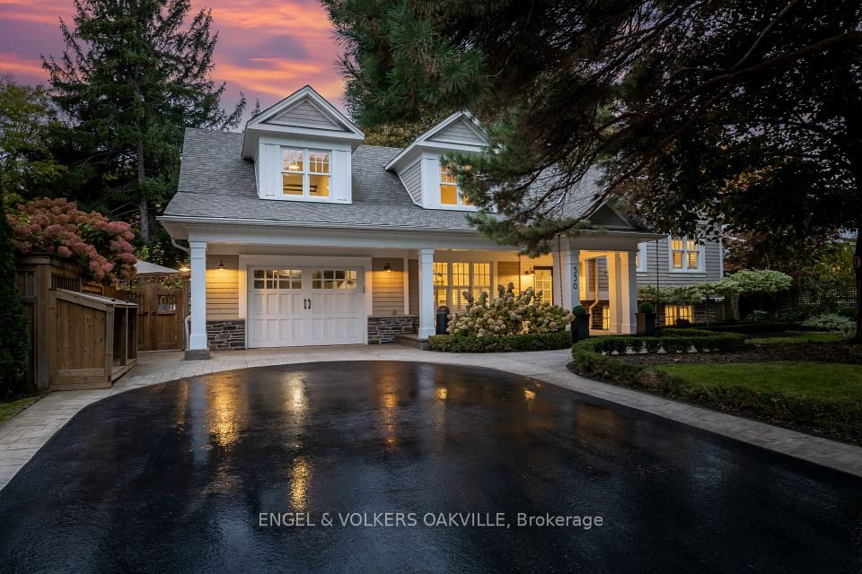 Detached at 330 Camelot Court, Burlington, ON L7L 2G3