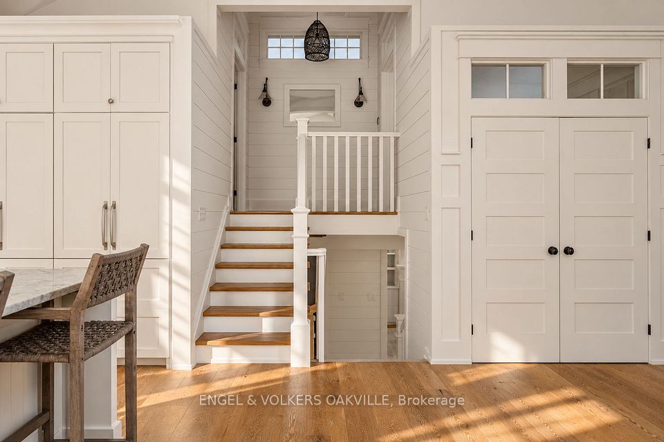 330 Camelot Court, Burlington, ON L7L 2G3 17