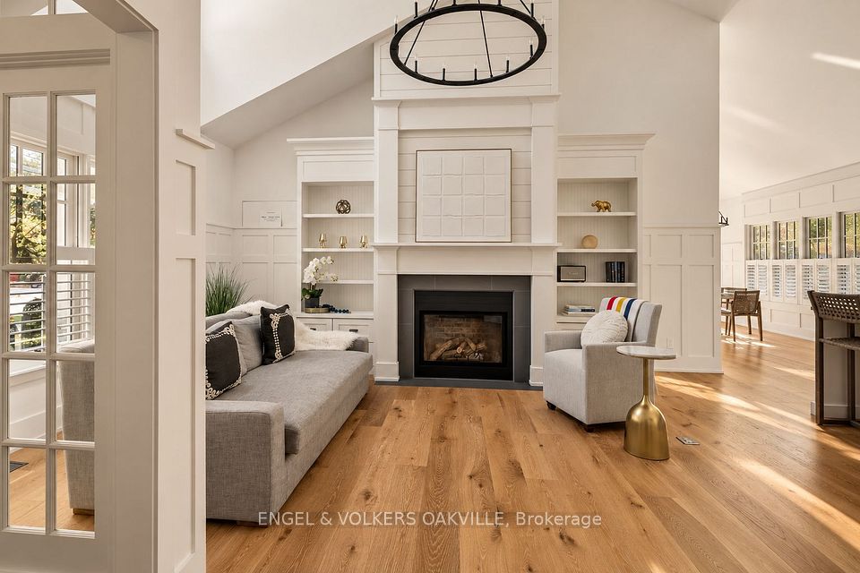330 Camelot Court, Burlington, ON L7L 2G3 9