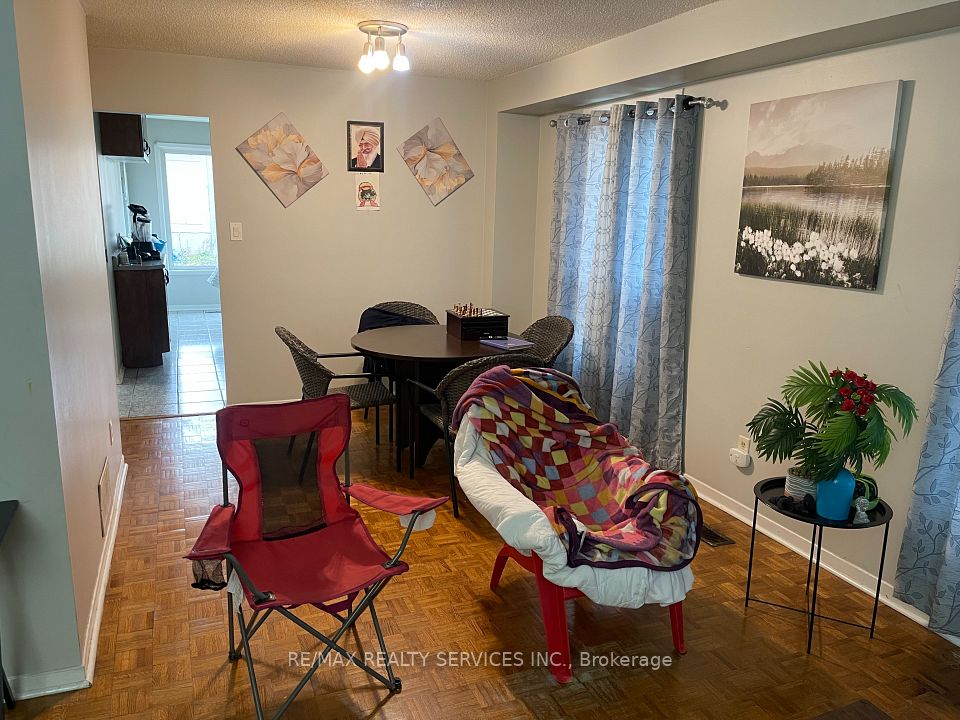 26 Swennen Drive, Brampton, ON L6V 4E3 3