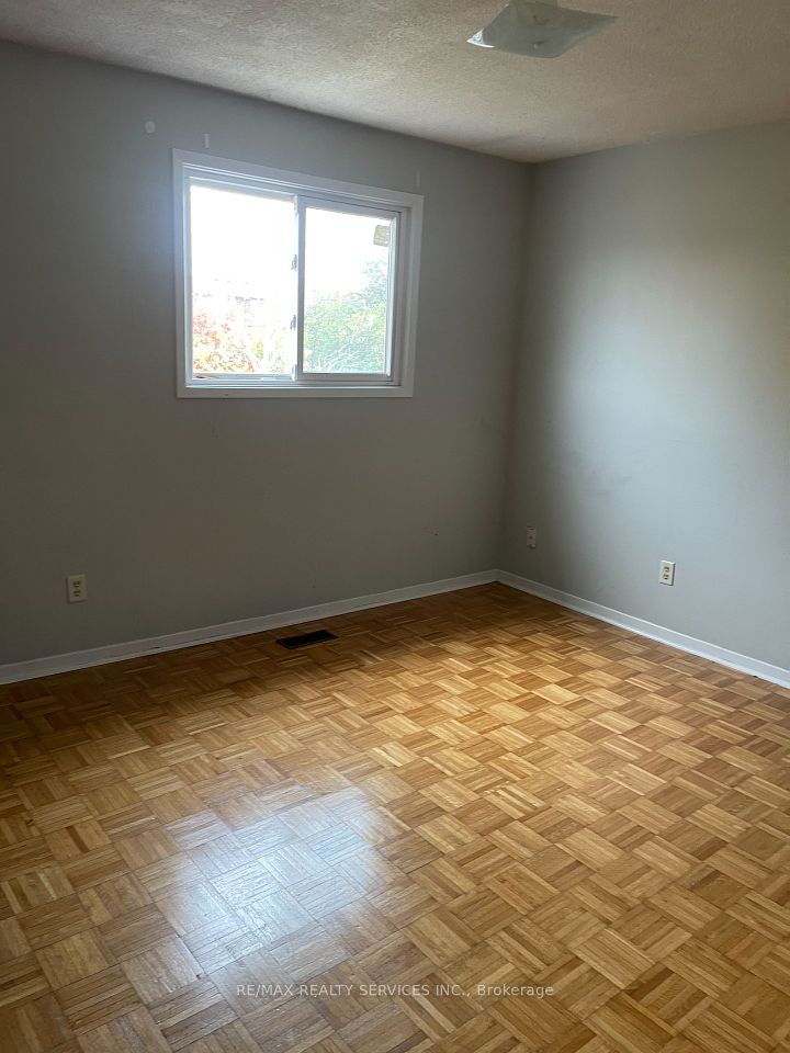 26 Swennen Drive, Brampton, ON L6V 4E3 9