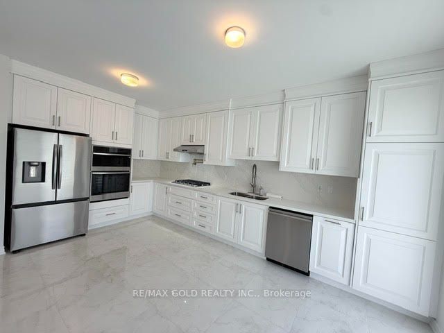 41 Tapscott Crescent, Brampton, ON L6R 4G7 3
