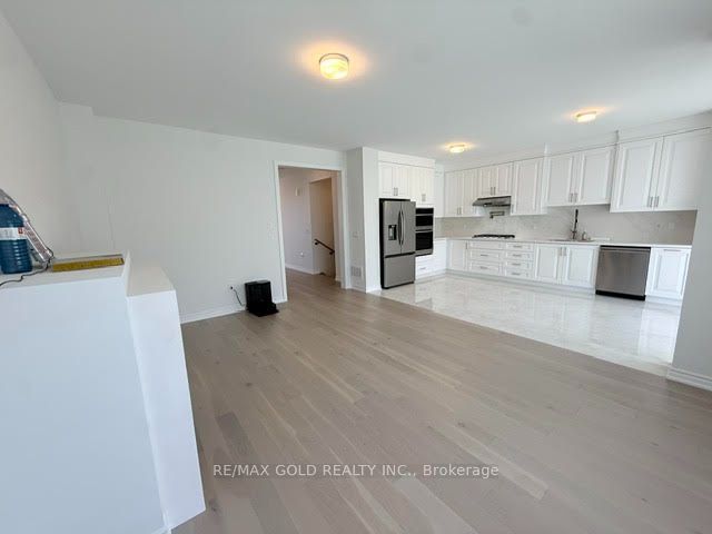 41 Tapscott Crescent, Brampton, ON L6R 4G7 4