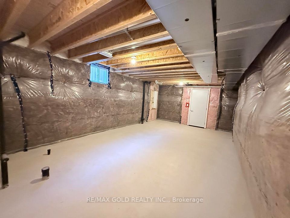 41 Tapscott Crescent, Brampton, ON L6R 4G7 23