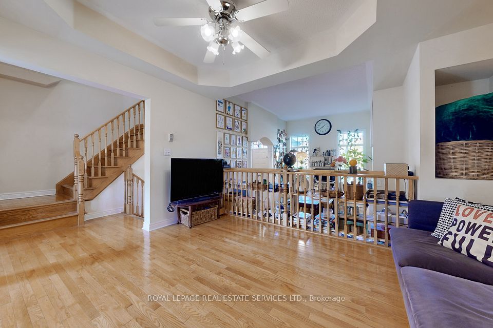 3552 Eglinton Avenue W, Mississauga, ON L5M 7C4 8