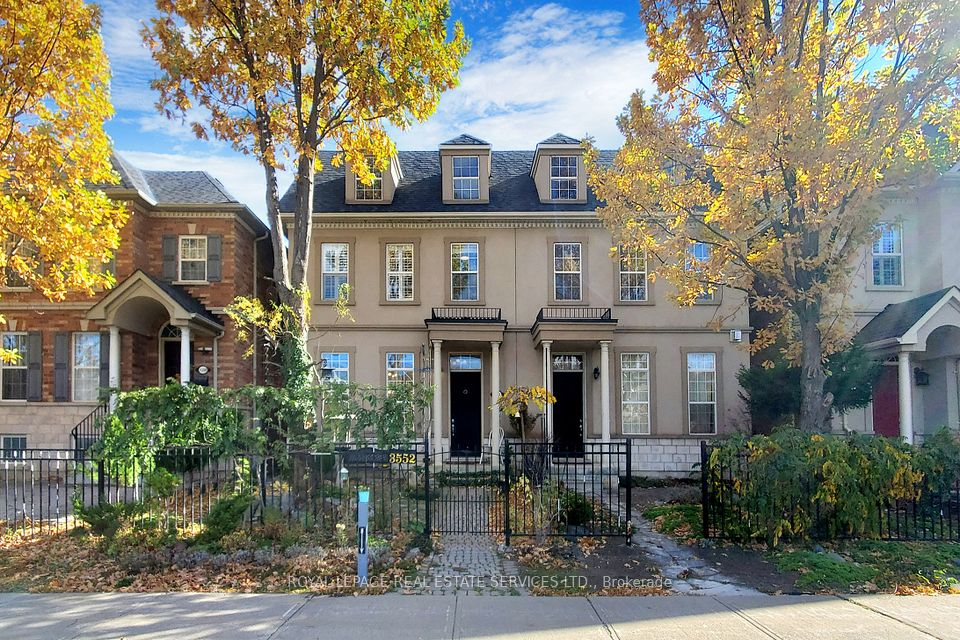 Att/Row/Townhouse at 3552 Eglinton Avenue W, Mississauga, ON L5M 7C4