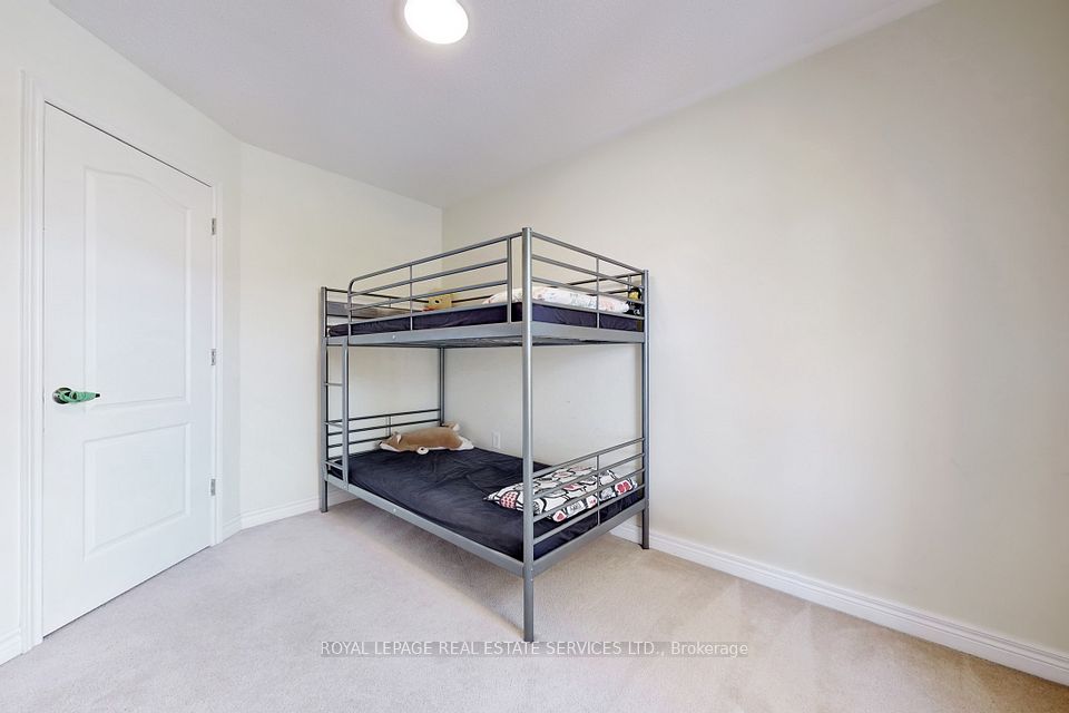 3552 Eglinton Avenue W, Mississauga, ON L5M 7C4 25