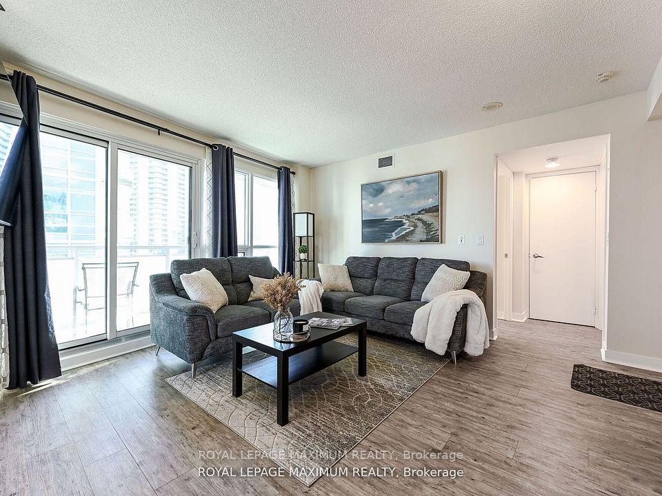 155 Legion Road N 1013, Toronto, ON M8Y 0A7 5