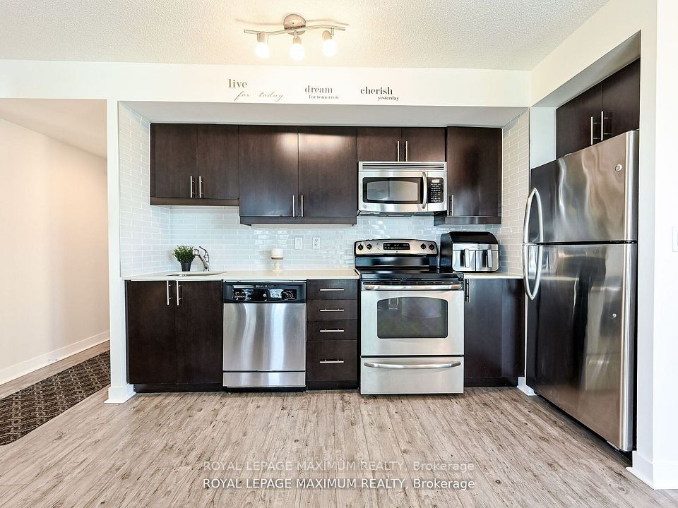 155 Legion Road N 1013, Toronto, ON M8Y 0A7 7