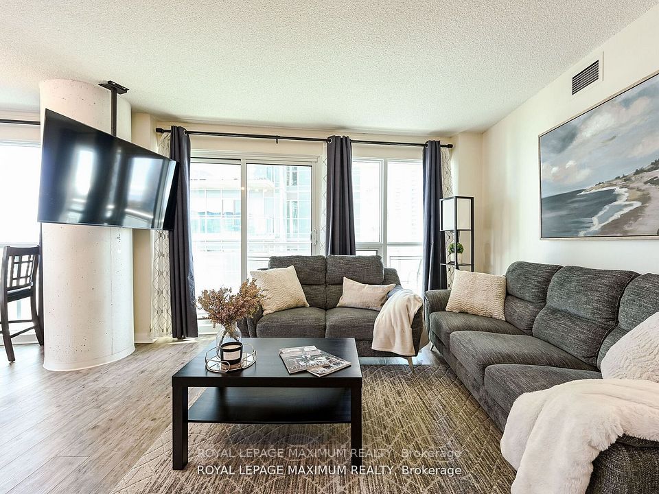 155 Legion Road N 1013, Toronto, ON M8Y 0A7 4