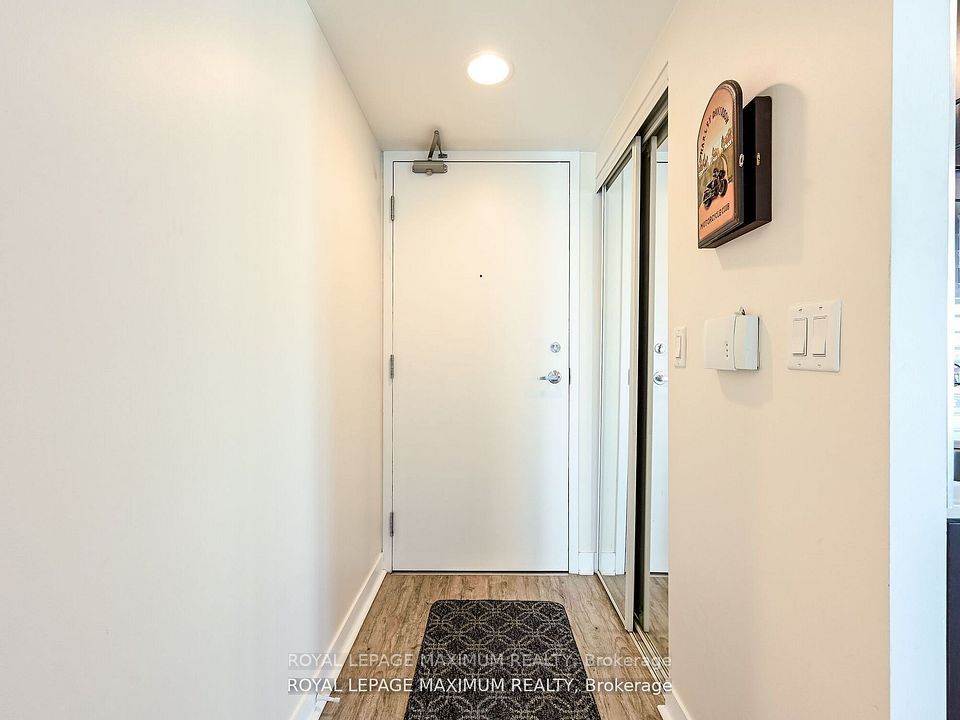 155 Legion Road N 1013, Toronto, ON M8Y 0A7 22
