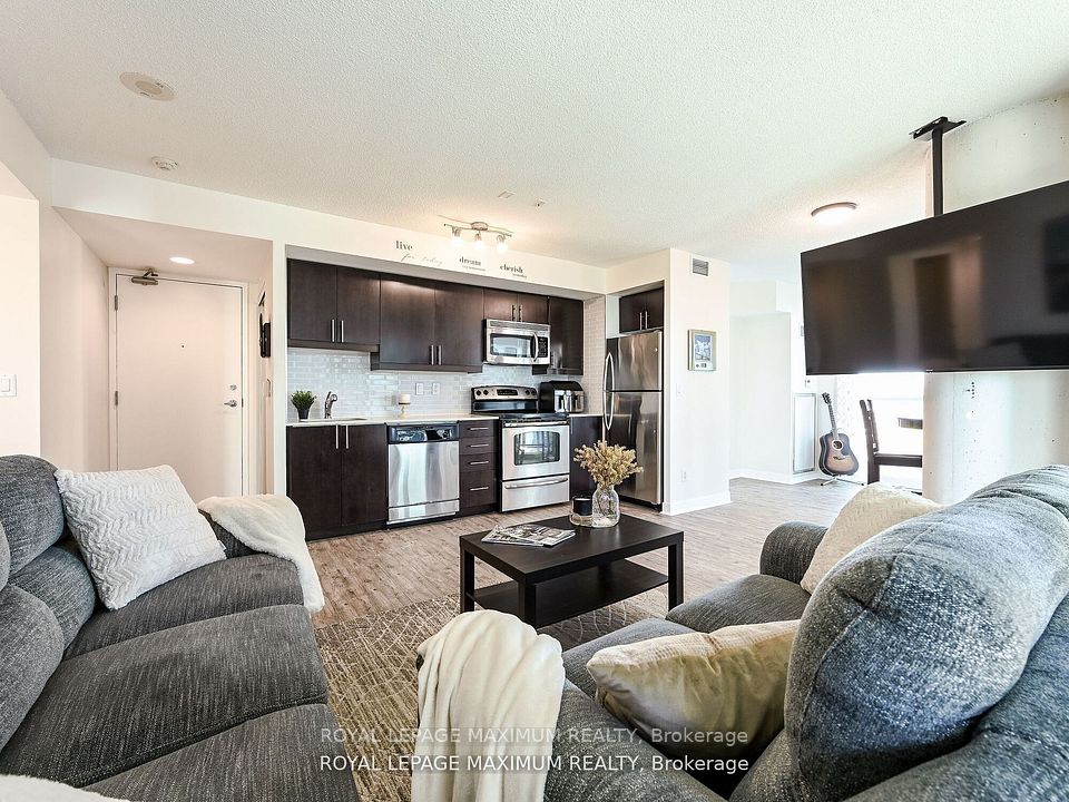 155 Legion Road N 1013, Toronto, ON M8Y 0A7 3