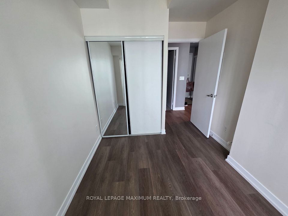 155 Legion Road N 1013, Toronto, ON M8Y 0A7 16