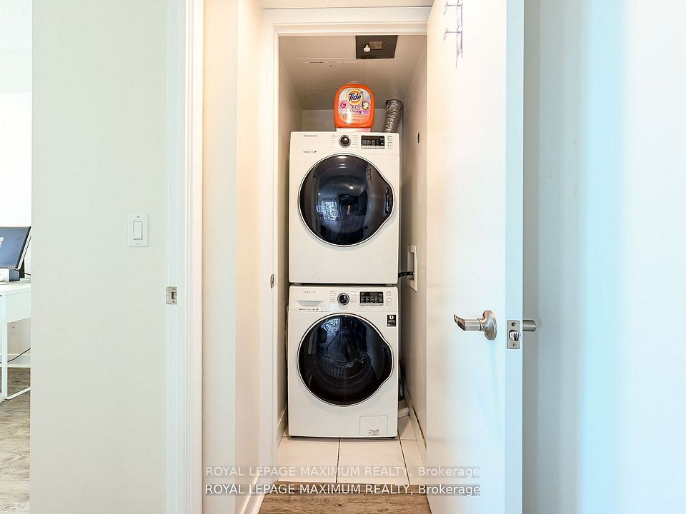155 Legion Road N 1013, Toronto, ON M8Y 0A7 21