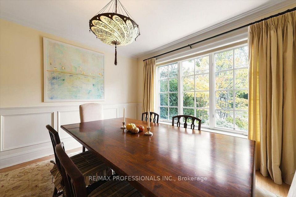 83 King Georges Road, Toronto, ON M8X 1M1 16