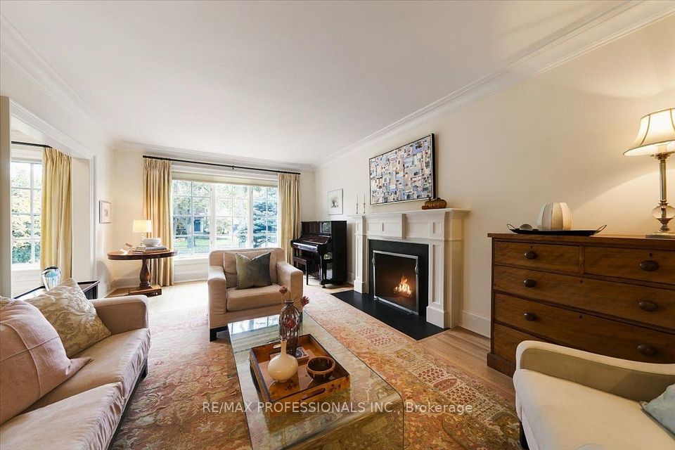 83 King Georges Road, Toronto, ON M8X 1M1 14