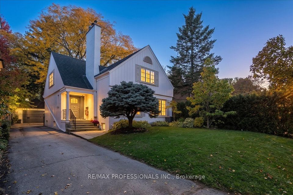 Detached at 83 King Georges Road, Toronto, ON M8X 1M1