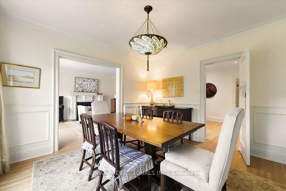 83 King Georges Road, Toronto, ON M8X 1M1 17