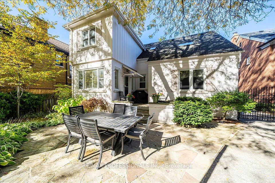 83 King Georges Road, Toronto, ON M8X 1M1 10
