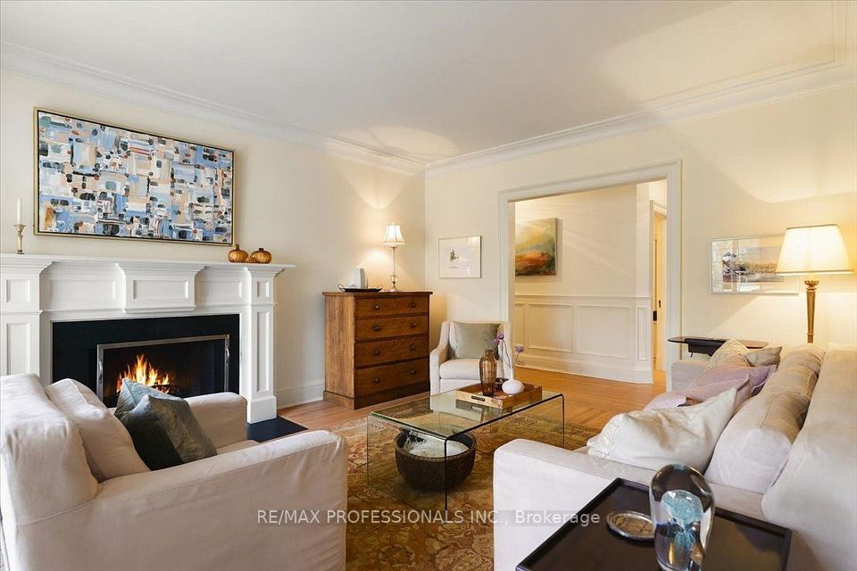 83 King Georges Road, Toronto, ON M8X 1M1 15