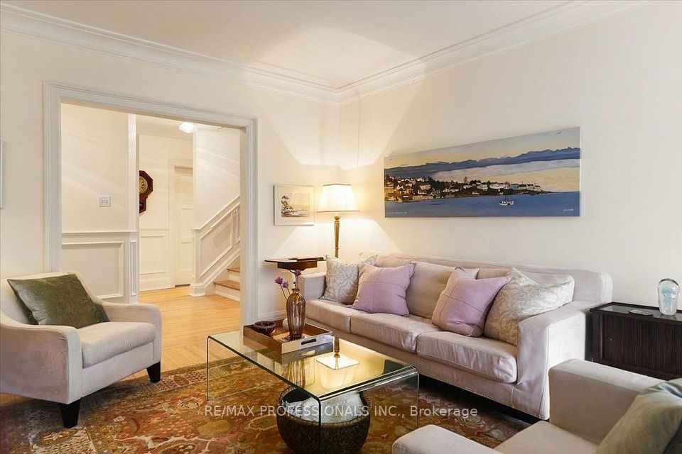 83 King Georges Road, Toronto, ON M8X 1M1 13